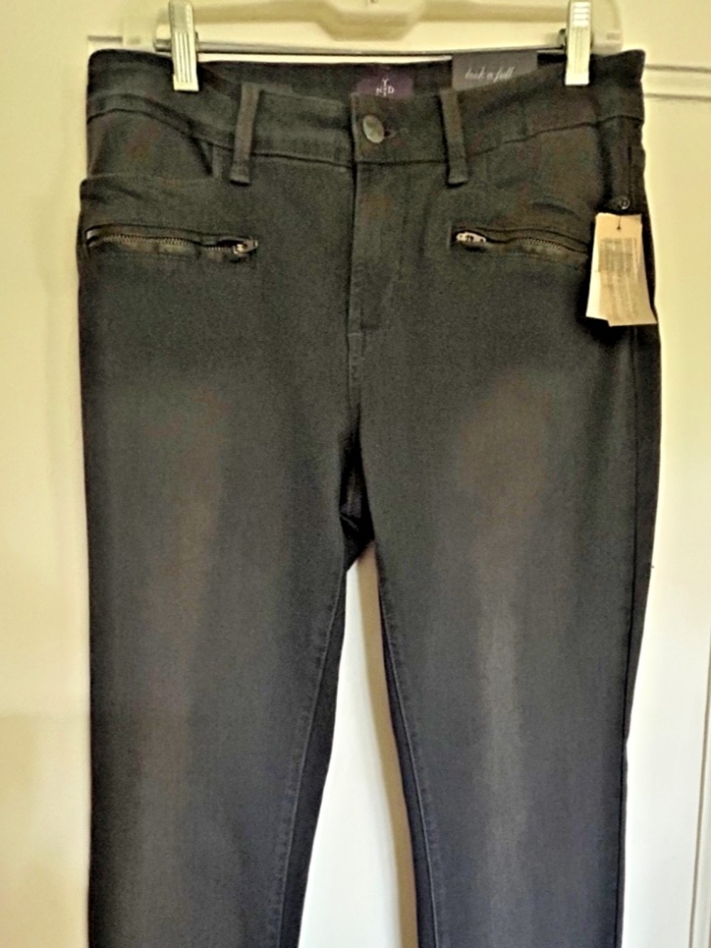 NWT - NYDJ ALINA LEGGINGS WITH ZIPPERS BELOW FRONT POCKETS, COLOR BLACK, SZ 10